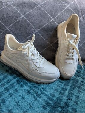 Blowfish Malibu Luna Platform Lug Wedge Sneakers Bone/Cream Quilted Size 11